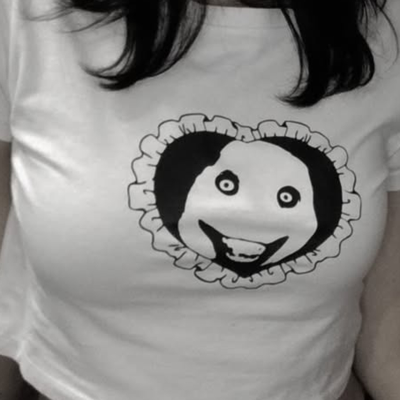 Gothische Weird Face Heart Gra - Y2K Graphic Baby Tee Crop recensie en prijs
